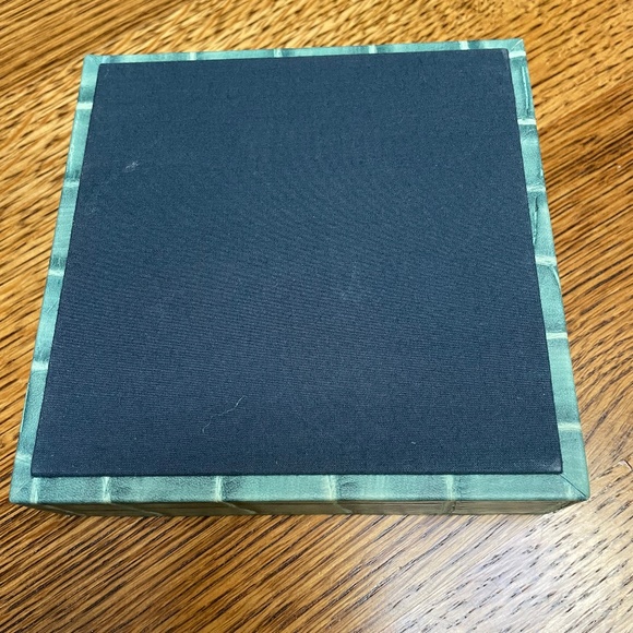 Beautiful wood puzzle in a leather case-NWOT - Picture 4 of 5